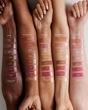Cargar imagen en el visor de la galería, GLOSS BOMB UNIVERSAL LIP LUMINIZER
