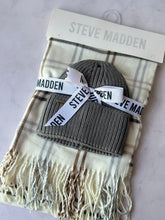 Cargar imagen en el visor de la galería, GIFT SET BUFANDA Y GORRO
