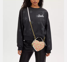 Cargar imagen en el visor de la galería, HEAR CROSSBODY WITH HEART PRINT
