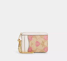 Cargar imagen en el visor de la galería, ZIP CARD CASE WITH HEART PRINT
