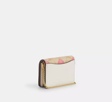 Cargar imagen en el visor de la galería, BOXED MINI WALLET ON A CHAIN HEART PRINT
