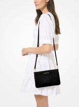 Cargar imagen en el visor de la galería, JET SET LARGE PEBBLED LEATHER CROSSBODY
