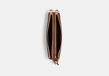 Cargar imagen en el visor de la galería, WRISTLET DOUBLE ZIP SIGNATURE CANVAS
