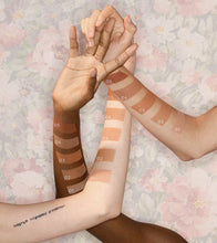 Cargar imagen en el visor de la galería, GUCCI POUDRE DE BEAUTÉ ÉCLAT SOLEIL BRONZING POWDER
