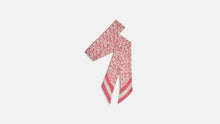 Cargar imagen en el visor de la galería, SIGNATURE PRINT SILK SKINNY SCARF
