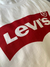 Cargar imagen en el visor de la galería, VINTAGE LEVI'S® LOGO T-SHIRT
