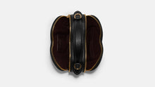 Cargar imagen en el visor de la galería, BLACK HEART CROSSBODY
