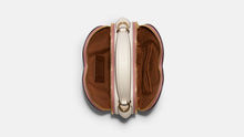 Cargar imagen en el visor de la galería, HEART CROSSBODY IN SIGNATURE CANVAS WITH HEART CHERRY PINK
