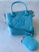 Cargar imagen en el visor de la galería, BBAVI BRIGHT BLUE CROSSBODY
